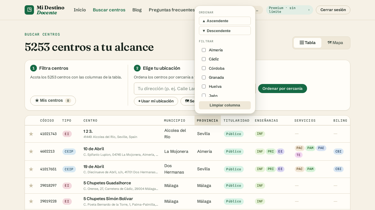Filtro de columna abierto sobre la tabla de centros docentes de Andalucía en Mi Destino Docente